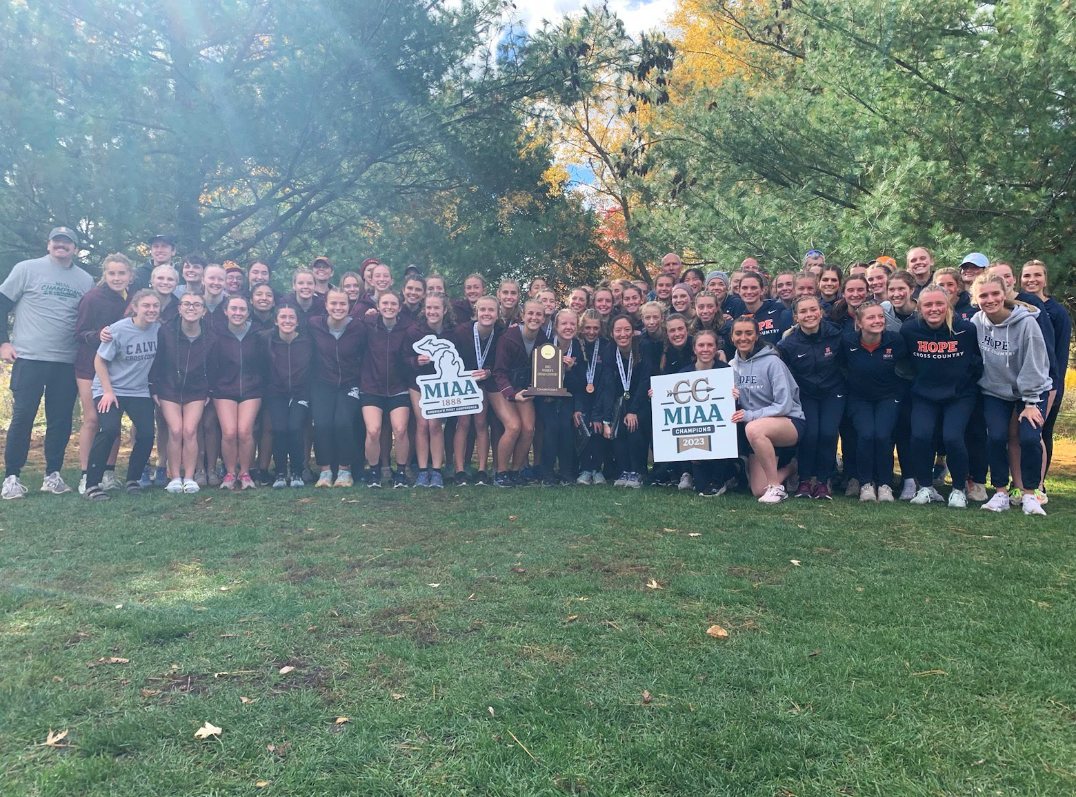 Calvin and Hope Share 2023 MIAA Women's Cross Country Championship Title; All-MIAA Honorees Announced